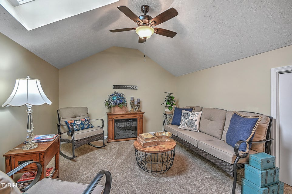 Photo #18: 574 Beaverview Drive