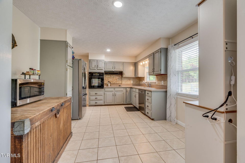 Photo #10: 5106 Springview Street