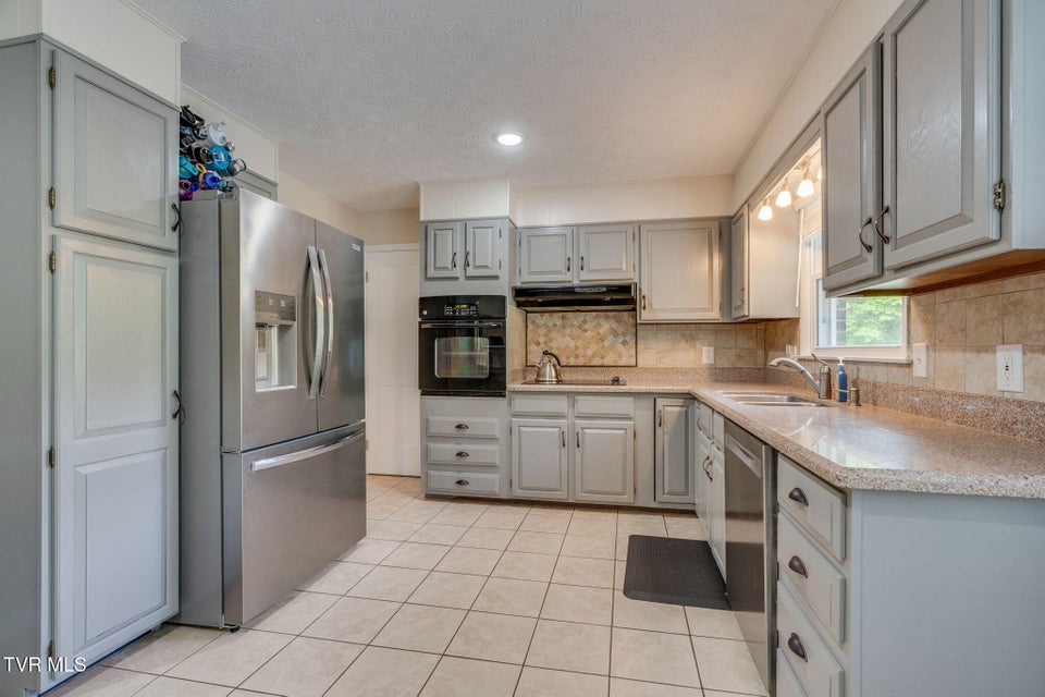 Photo #11: 5106 Springview Street