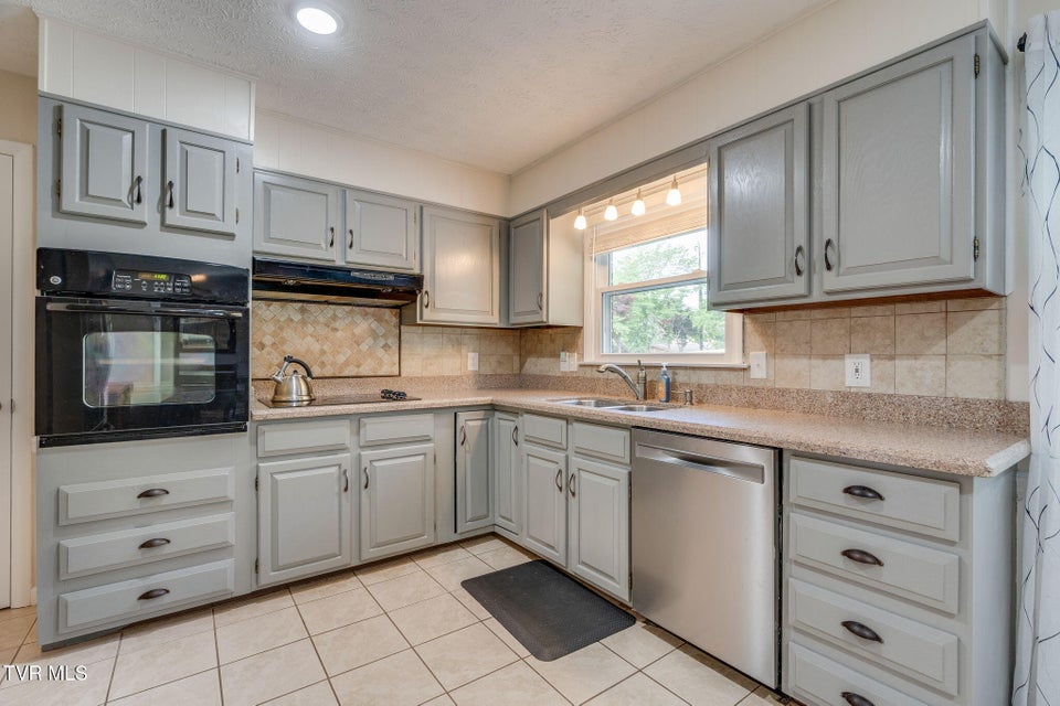 Photo #12: 5106 Springview Street