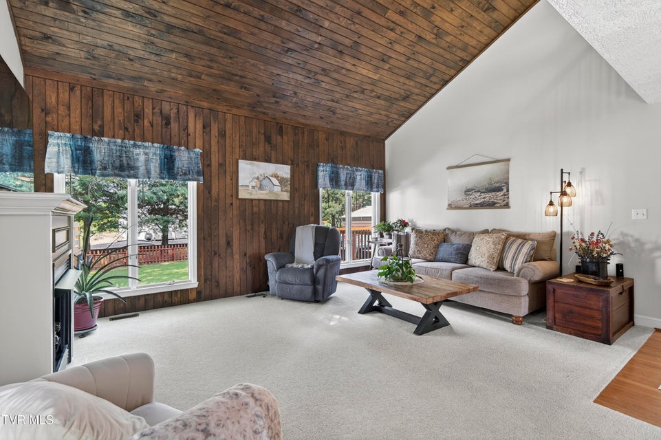 Photo #10: 21658 Lakeshore Drive