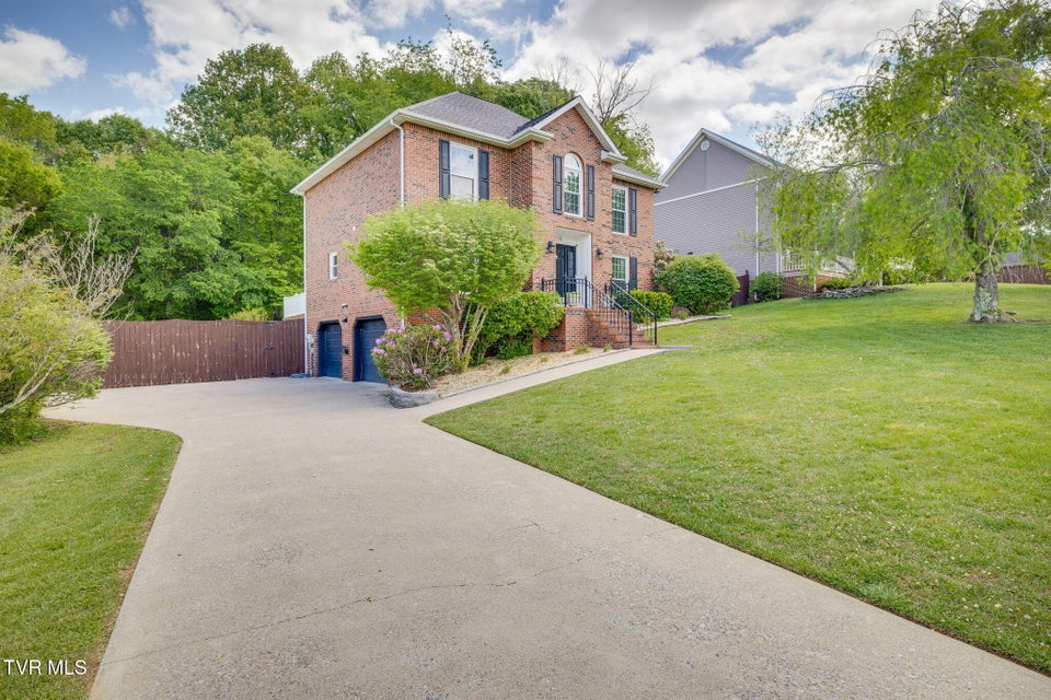 Photo #3: 216 Fox Chase Drive