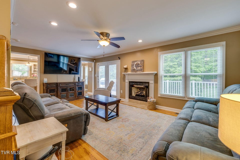 Photo #6: 216 Fox Chase Drive