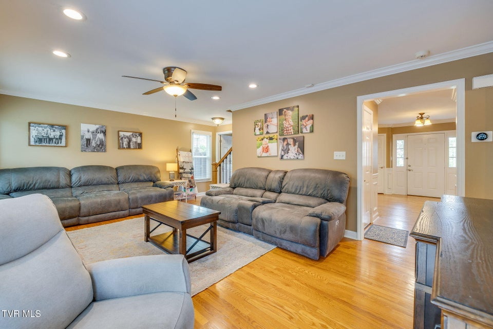 Photo #8: 216 Fox Chase Drive