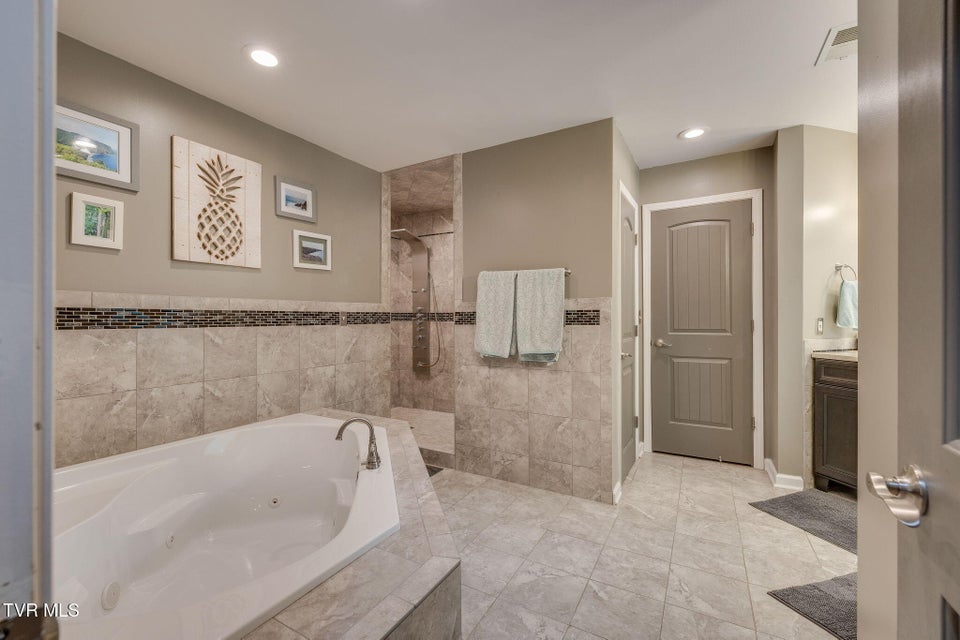Photo #26: 216 Fox Chase Drive