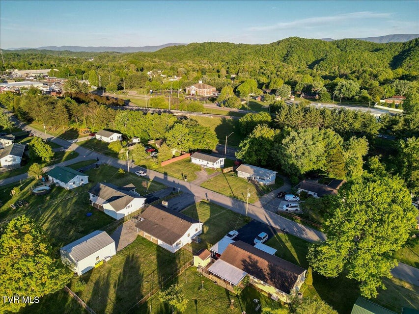 Photo #31: 203 Hemlock Road