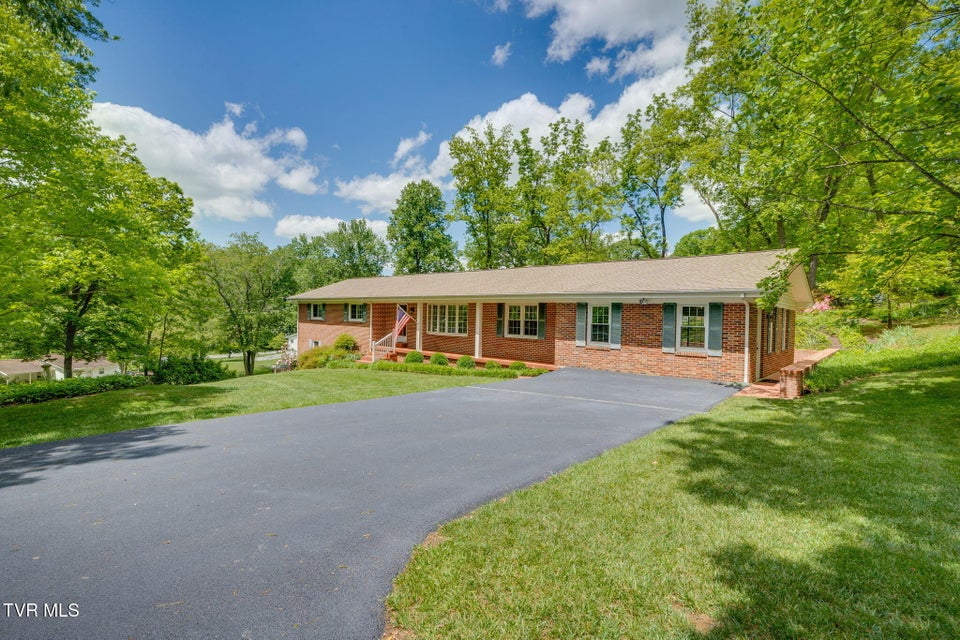 Photo #3: 325 Sperry Circle