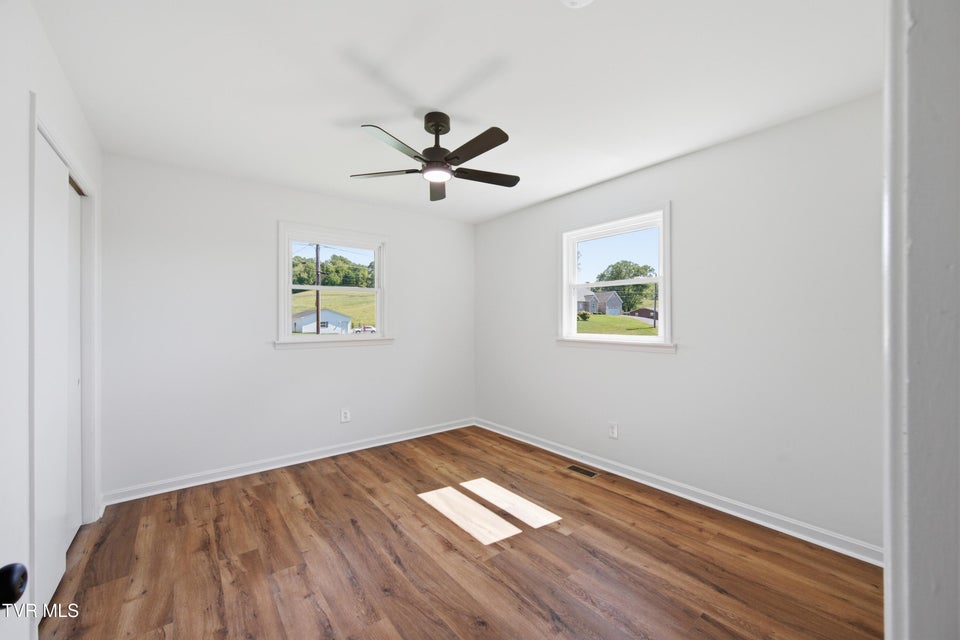 Photo #15: 164 Kaluna Avenue