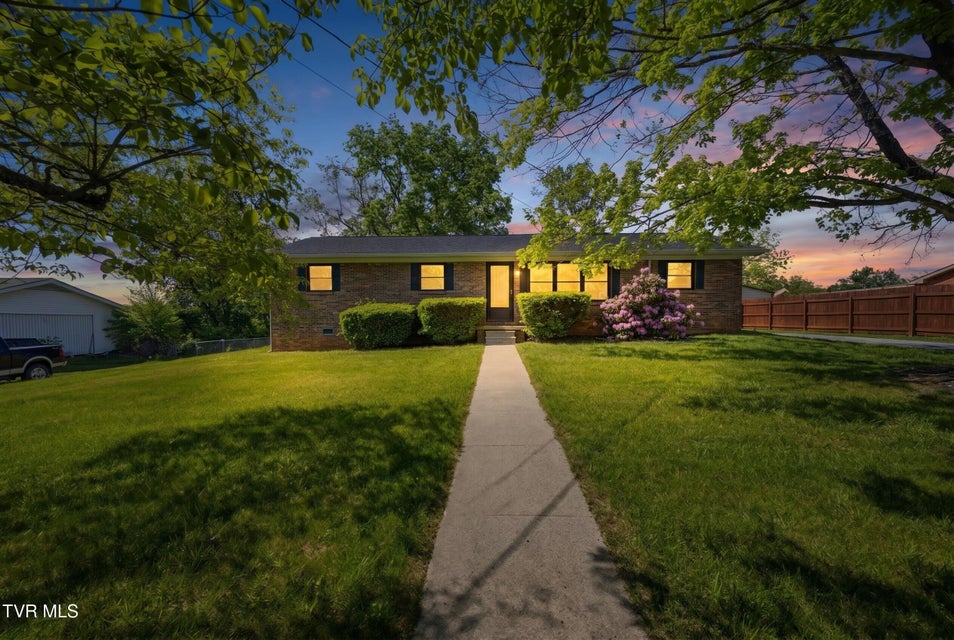 Photo #26: 164 Kaluna Avenue