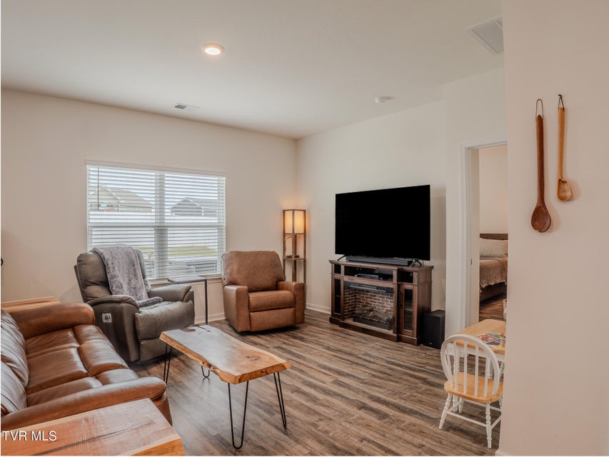 Photo #9: 93 Thistle Drive