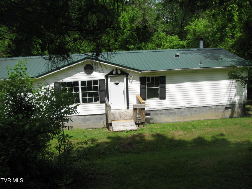 Photo #2: 407 Banks Street