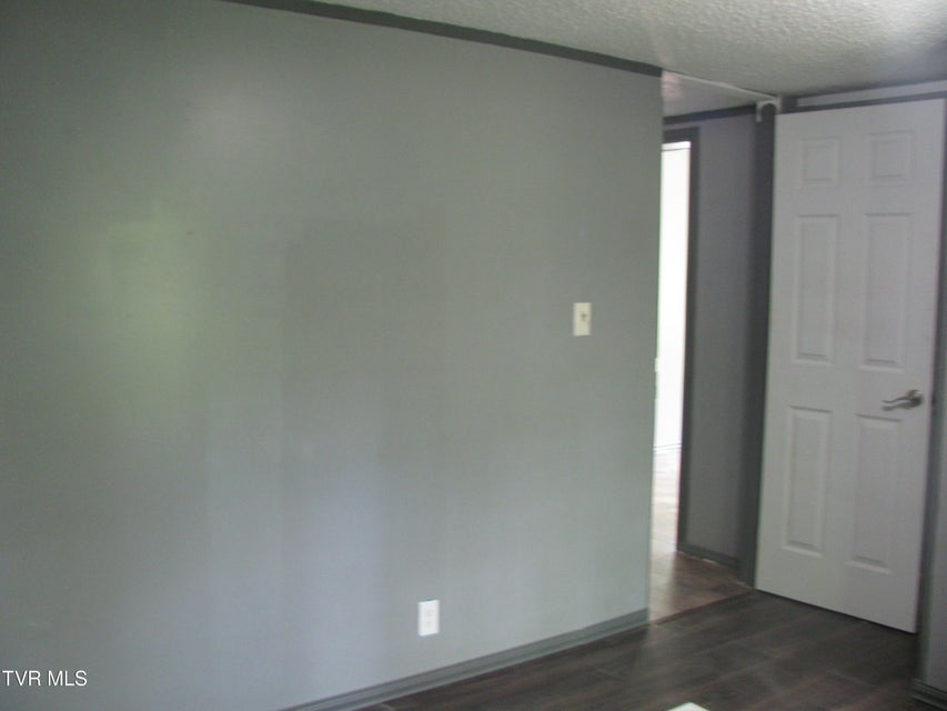 Photo #12: 407 Banks Street