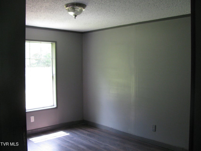 Photo #14: 407 Banks Street