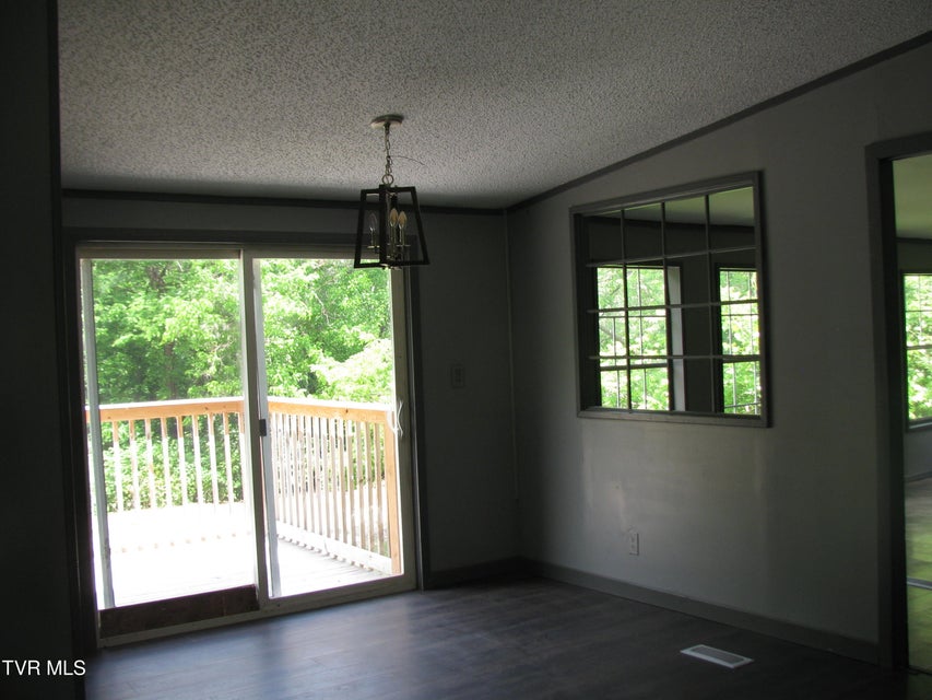Photo #15: 407 Banks Street
