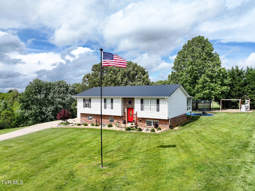 Photo #3: 122 Earlington Drive