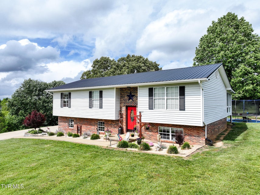 Photo #5: 122 Earlington Drive