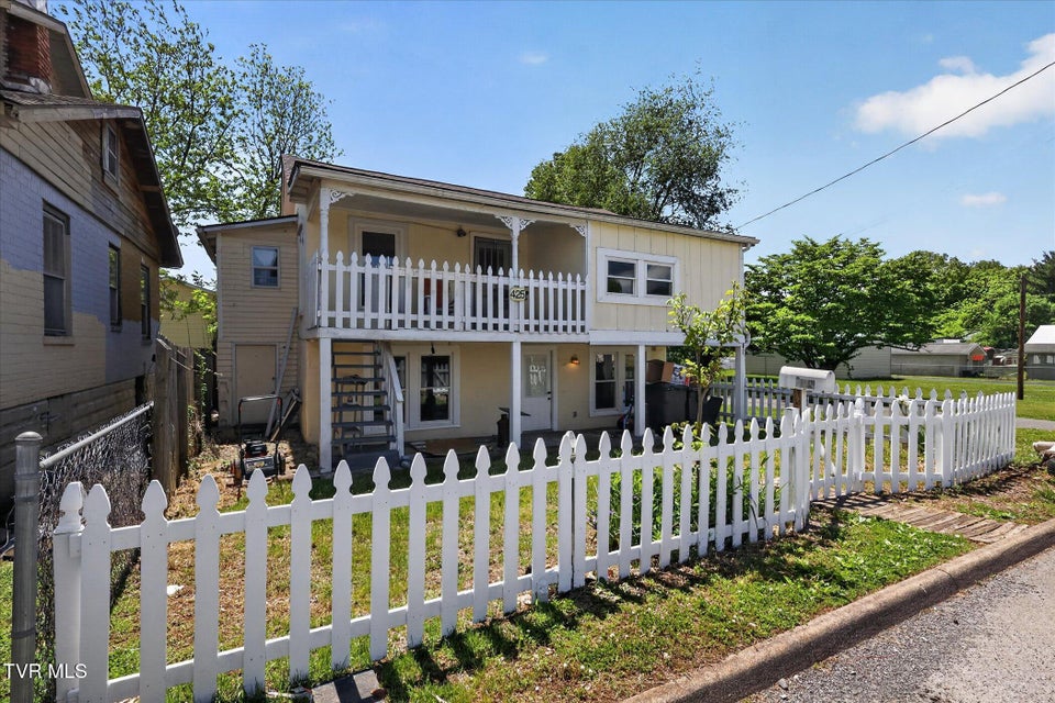 Photo #2: 425 Beasley Street