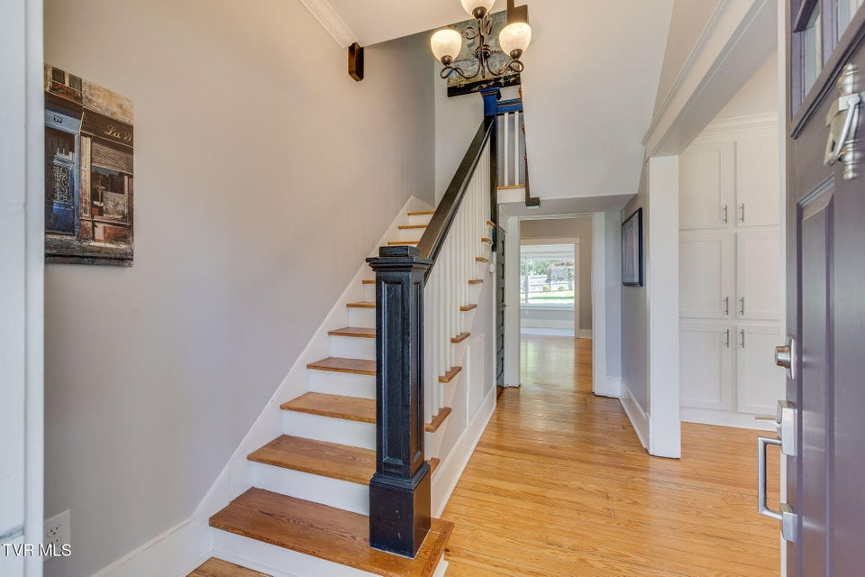 Photo #5: 107 Chestnut Street
