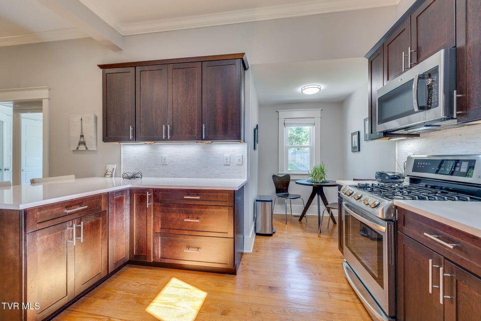 Photo #11: 107 Chestnut Street