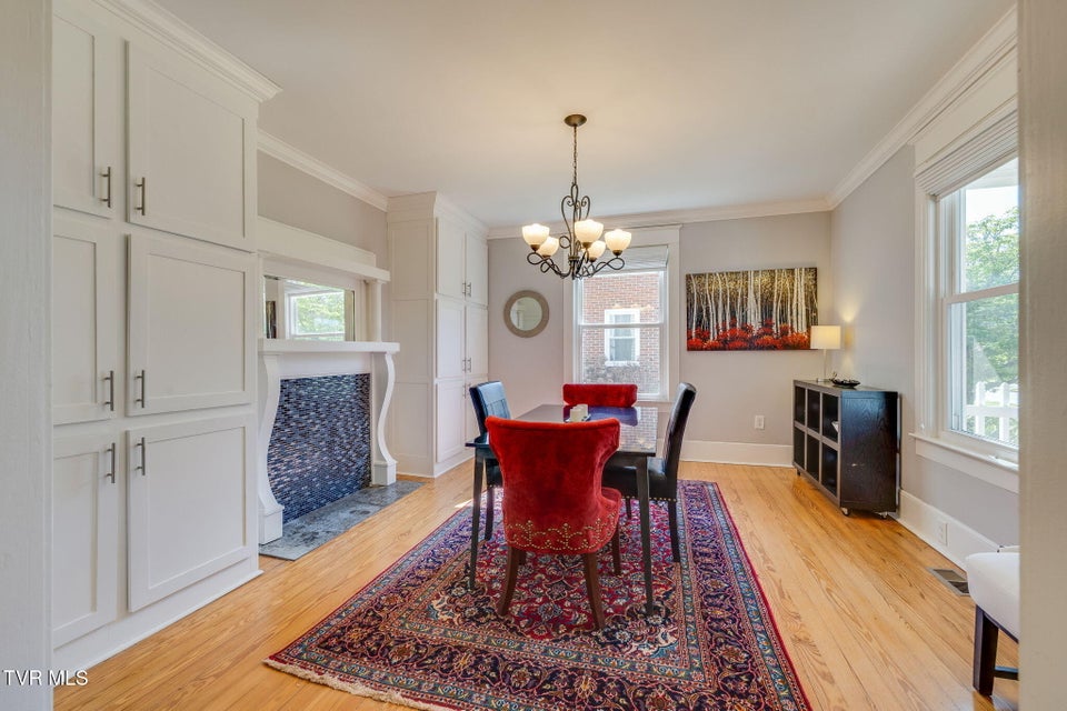 Photo #13: 107 Chestnut Street