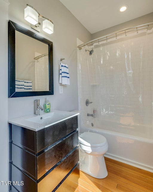 Photo #24: 107 Chestnut Street