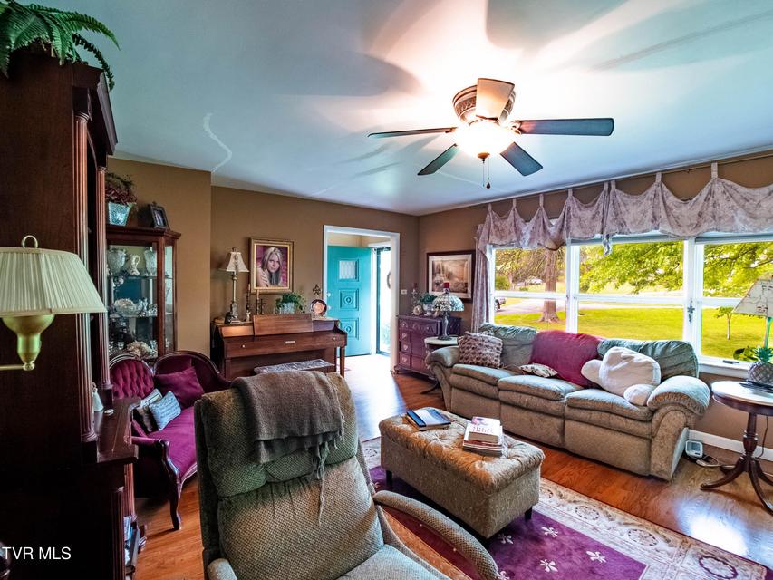 Photo #4: 125 Cresswood Drive