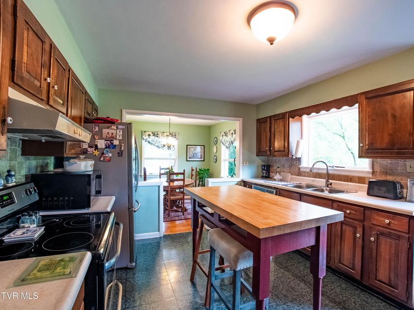 Photo #5: 125 Cresswood Drive