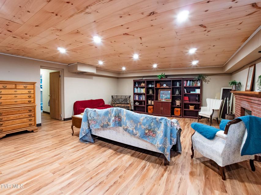 Photo #18: 125 Cresswood Drive