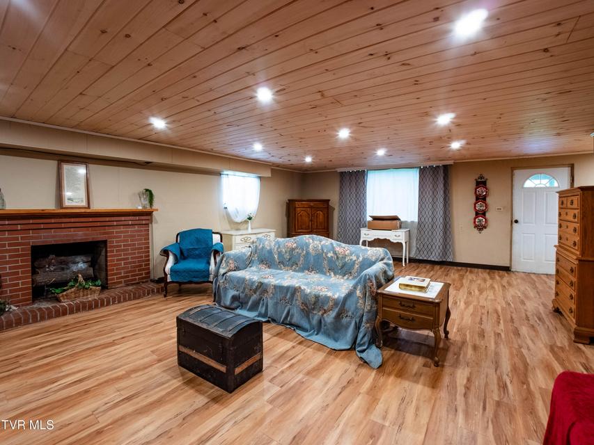 Photo #19: 125 Cresswood Drive