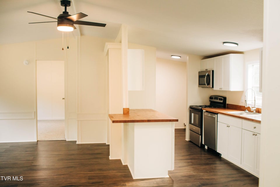 Photo #10: 613 Timber Ridge Road