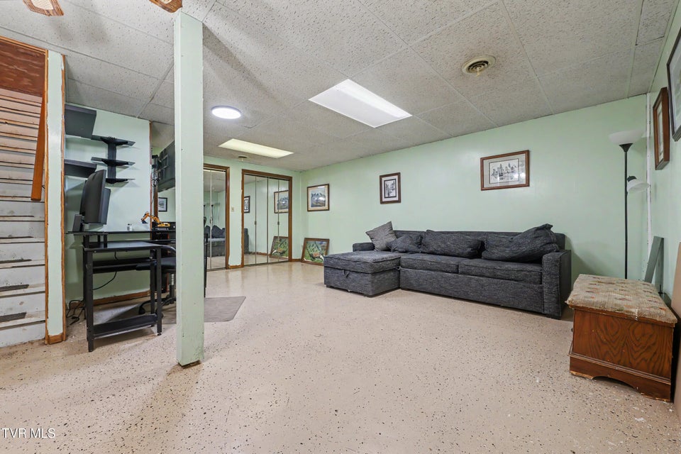 Photo #27: 1774 Oriole Court