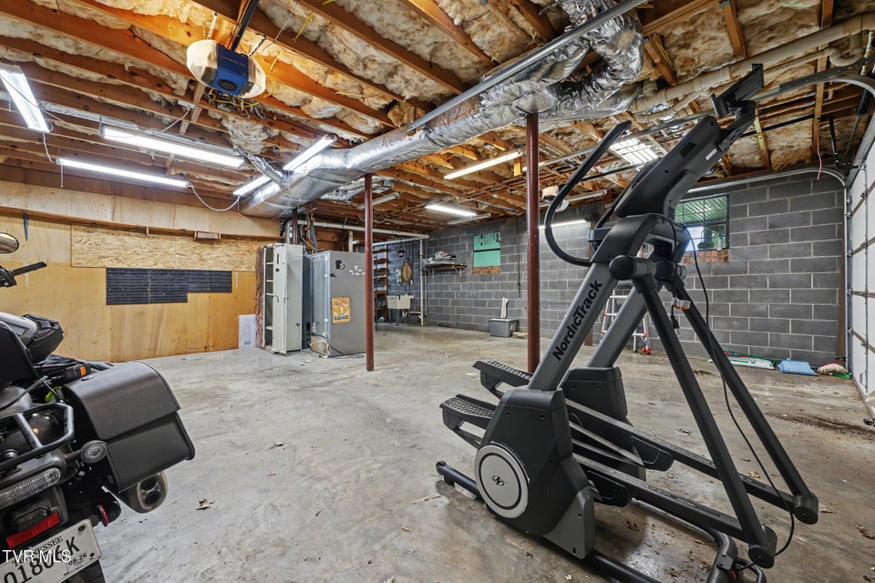 Photo #29: 1774 Oriole Court