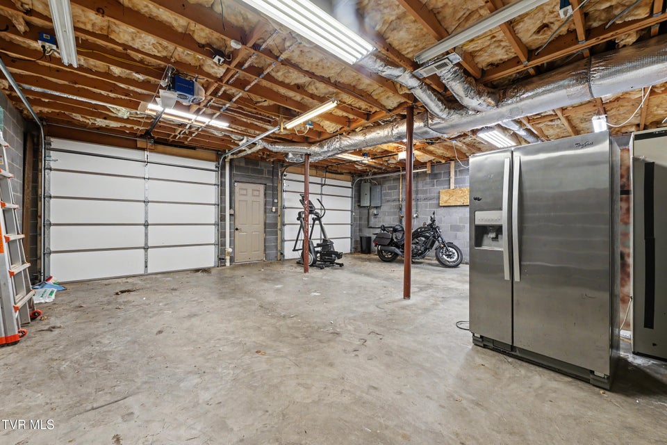 Photo #30: 1774 Oriole Court