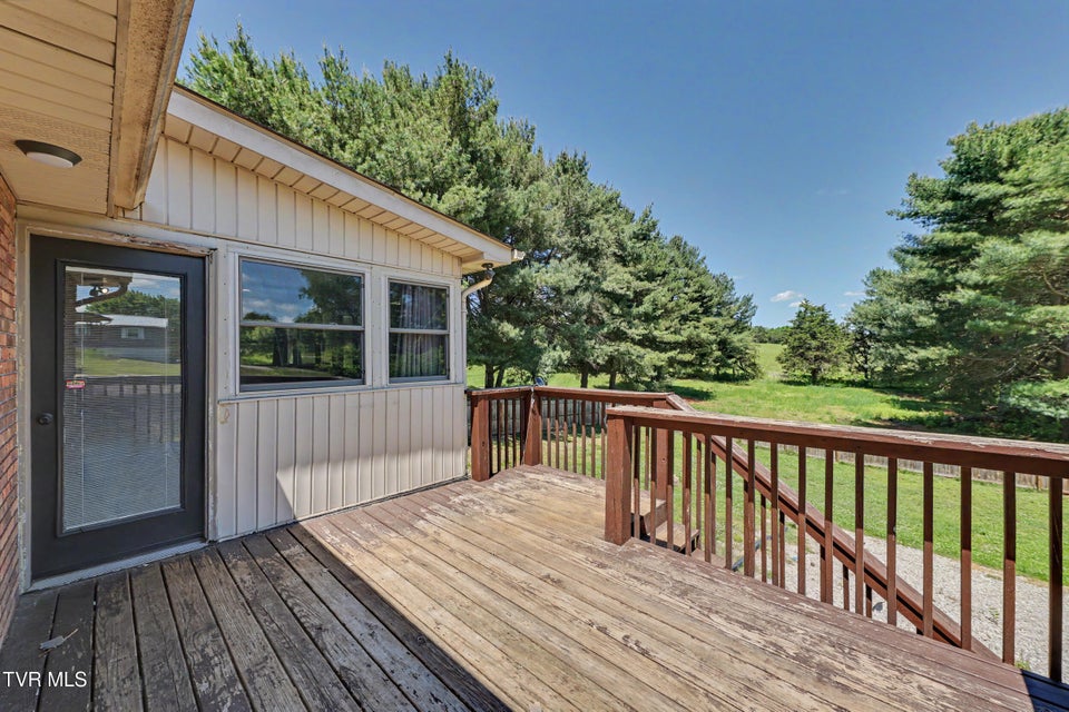Photo #33: 1774 Oriole Court