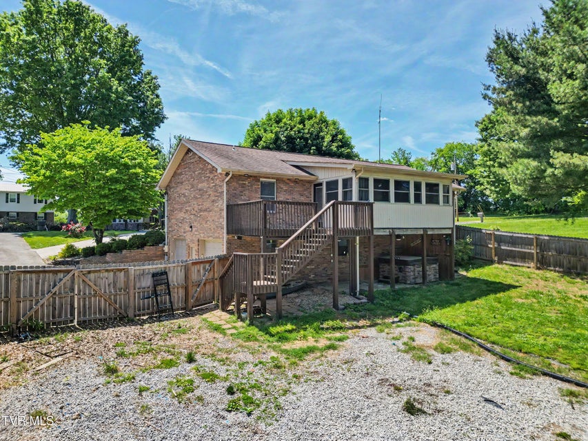 Photo #41: 1774 Oriole Court