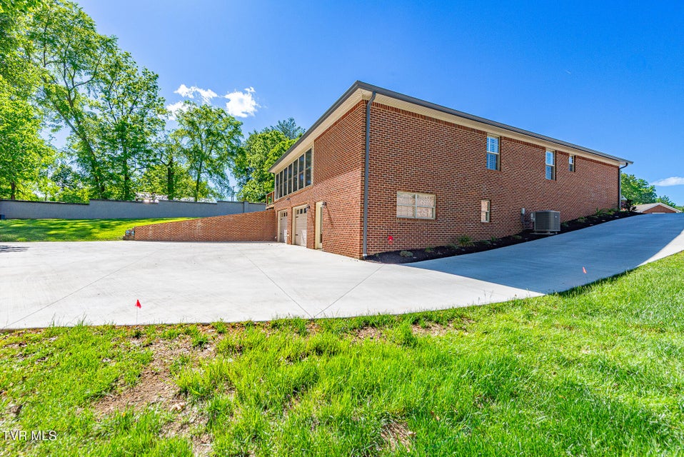 Photo #12: 283 Crockett Drive