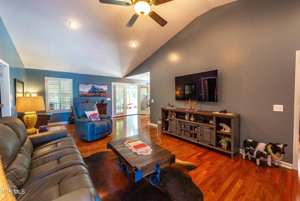 Photo #16: 283 Crockett Drive