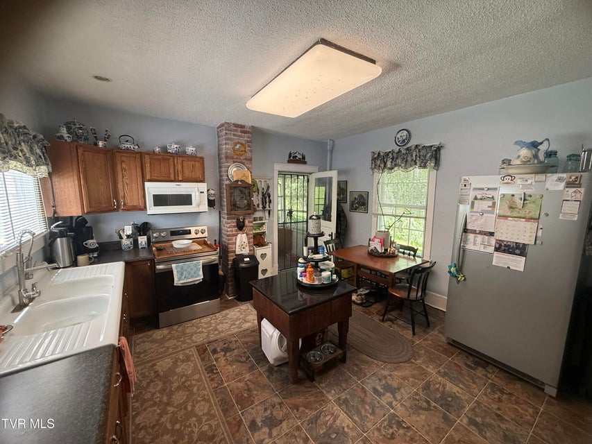 Photo #3: 5912 Dunbar Road