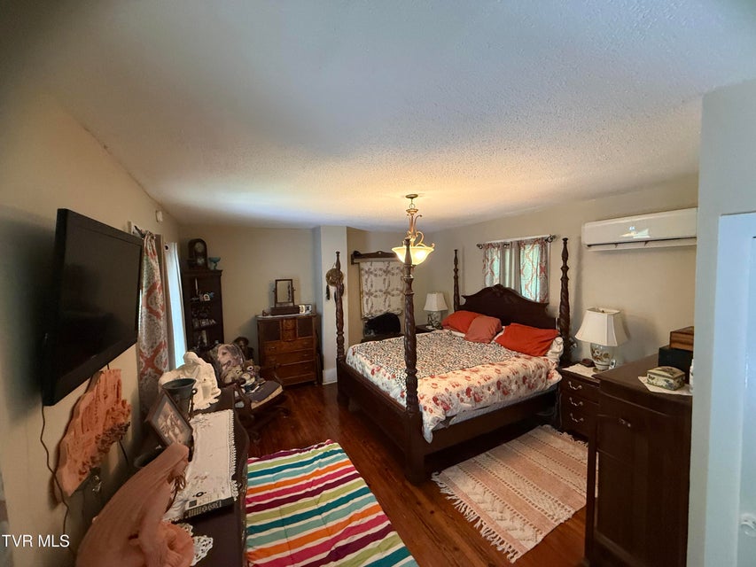 Photo #13: 5912 Dunbar Road