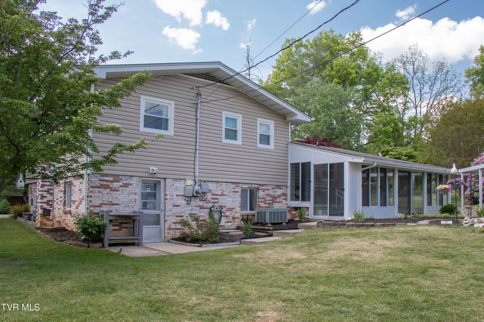 Photo #48: 105 Dale Place