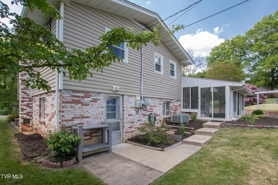 Photo #40: 105 Dale Place