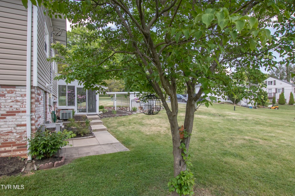 Photo #50: 105 Dale Place