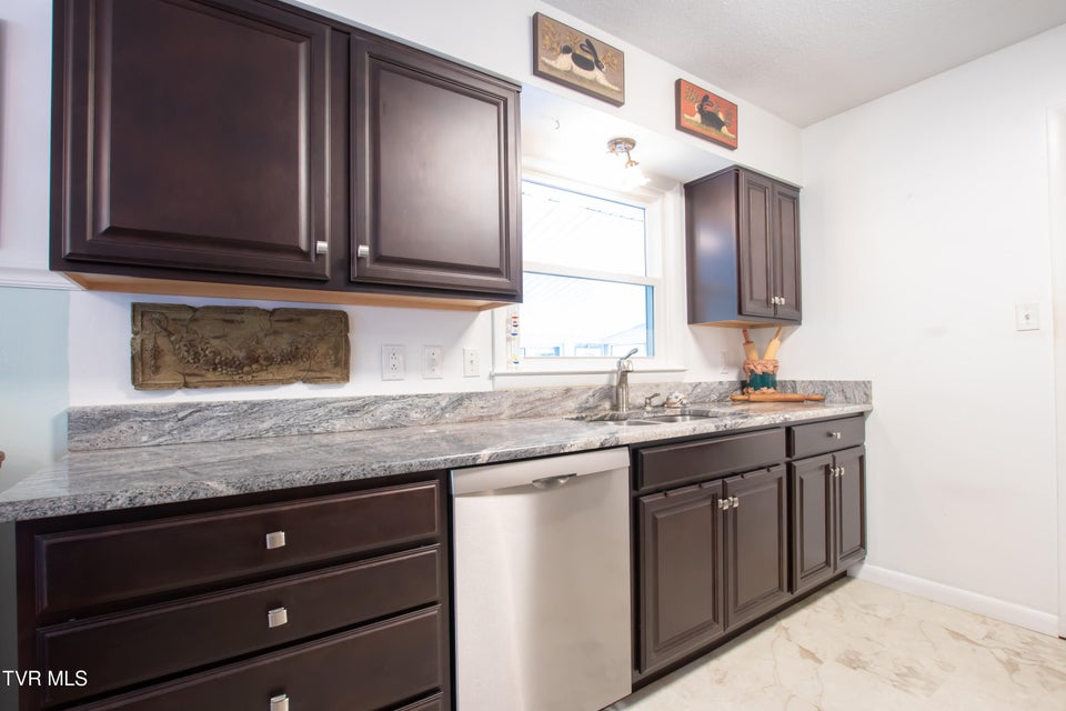 Photo #11: 105 Dale Place