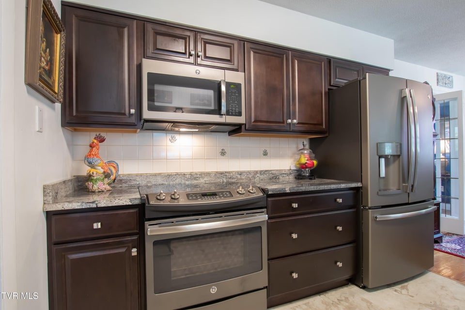 Photo #12: 105 Dale Place