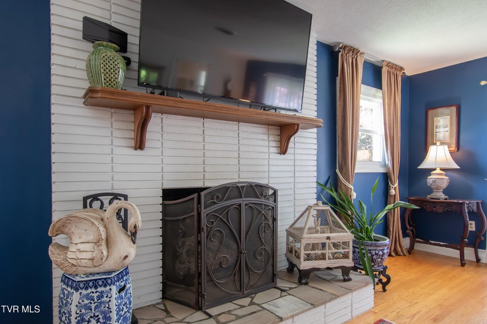 Photo #6: 105 Dale Place
