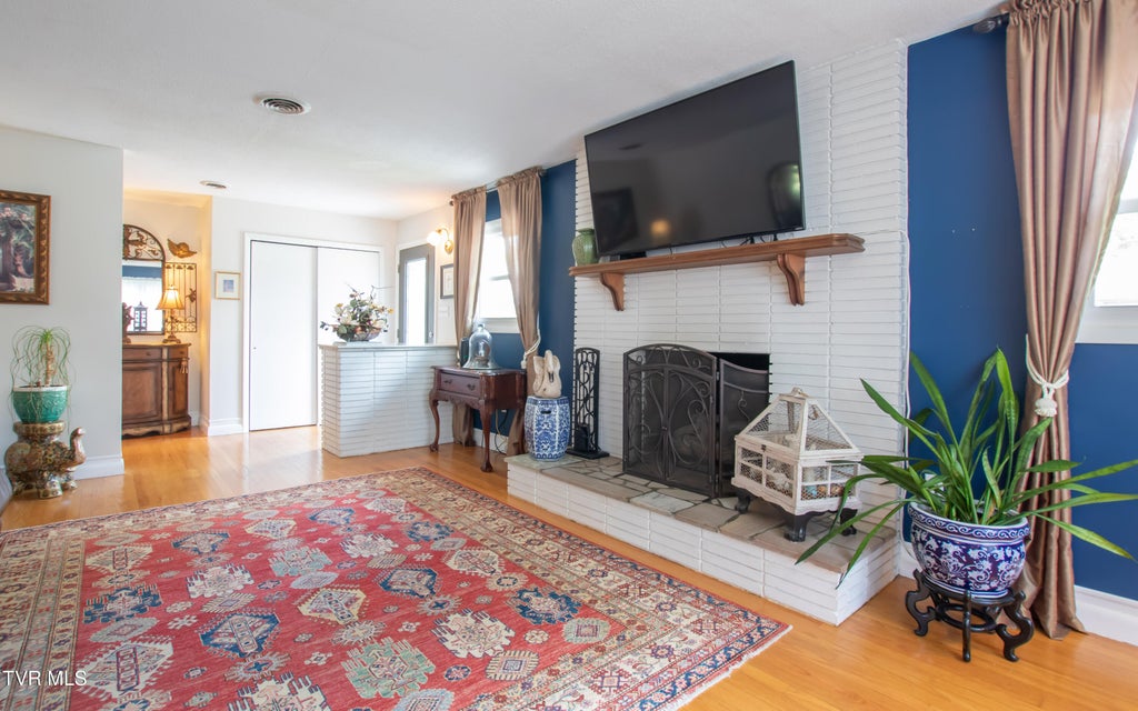 Photo #8: 105 Dale Place