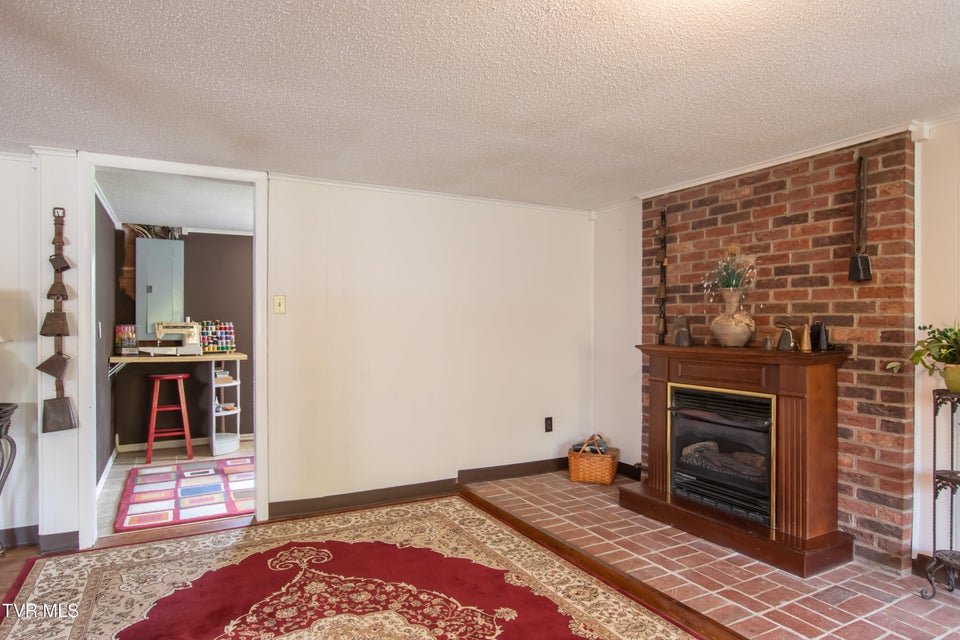 Photo #32: 105 Dale Place