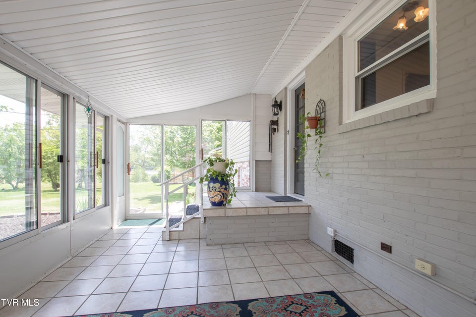 Photo #37: 105 Dale Place