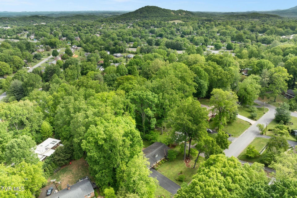 Photo #4: 1305 Sherwood Drive