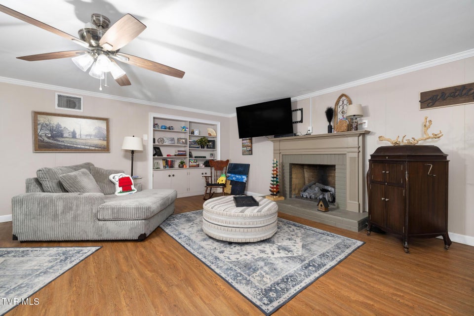 Photo #37: 1305 Sherwood Drive